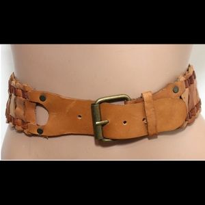 Motif 58 Women’s Tan wide Linked Leather Belt